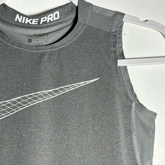 Nike Gray Tank Top Nike Pro DriFIT Compression Sleeveless Swoosh Medium size M - Picture 9 of 16